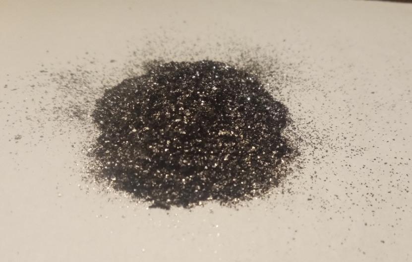 High-carbon flake graphite